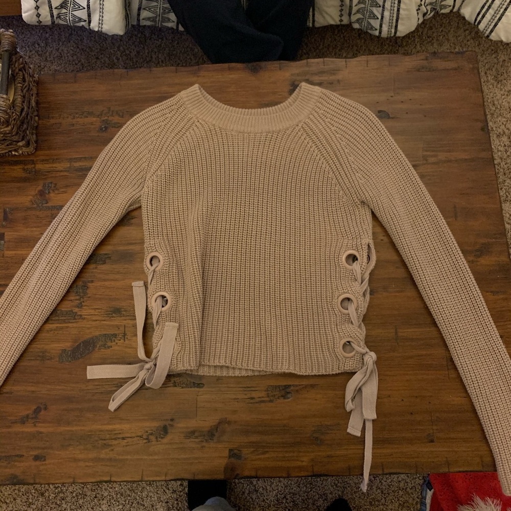 Sweater laced up sides